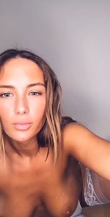 Niykee Heaton Topless (14 Pics + GIF)