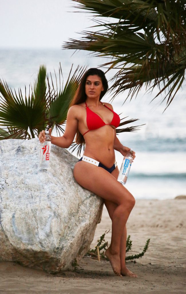 Shawna Craig Sexy (16 Photos)