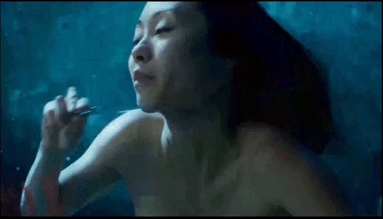 Susan Park snowpiercer Nude swimming