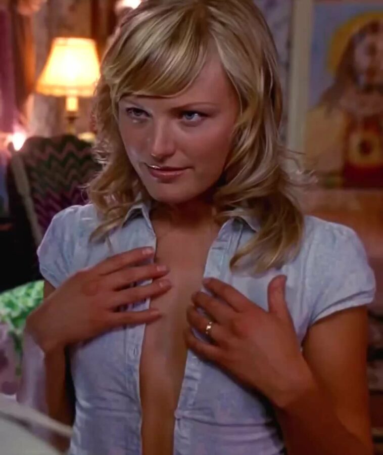 Malin Akerman in 'Harold and Kumar'