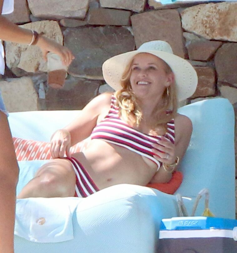 Reese Witherspoon Sexy (40 Photos)