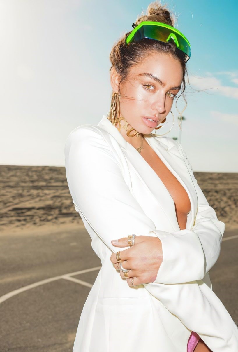 Sommer Ray Sideboob 2 Photos