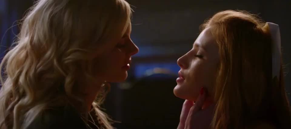 Samara Weaving amp Bella Thorne