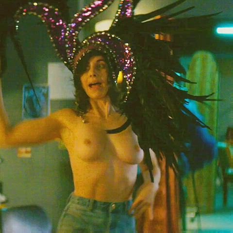 Alison Brie covering up the plot in GLOW