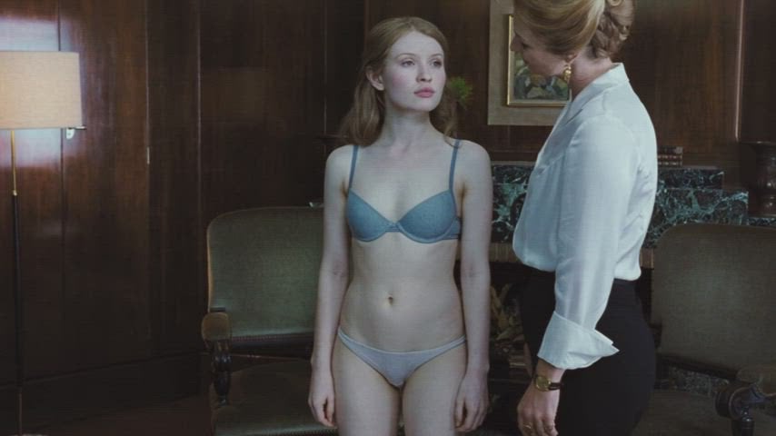 Emily Browning is inspected for being the Sleeping Beauty 2011