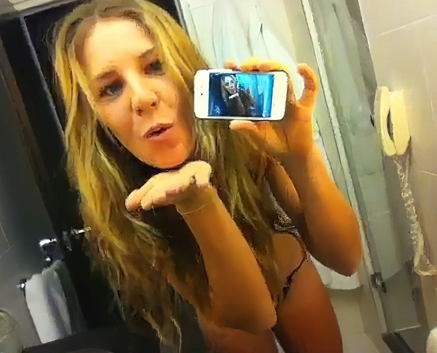 Olivia Rogowska Leaked 4 Photos