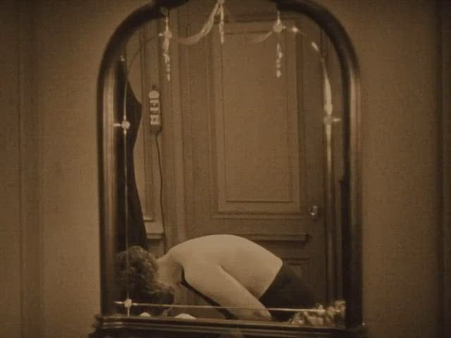 Clara Bows brief silent plot in Wings 1927