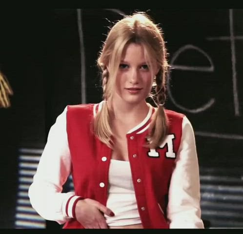 Ashley Hinshaw in About cherry 2012