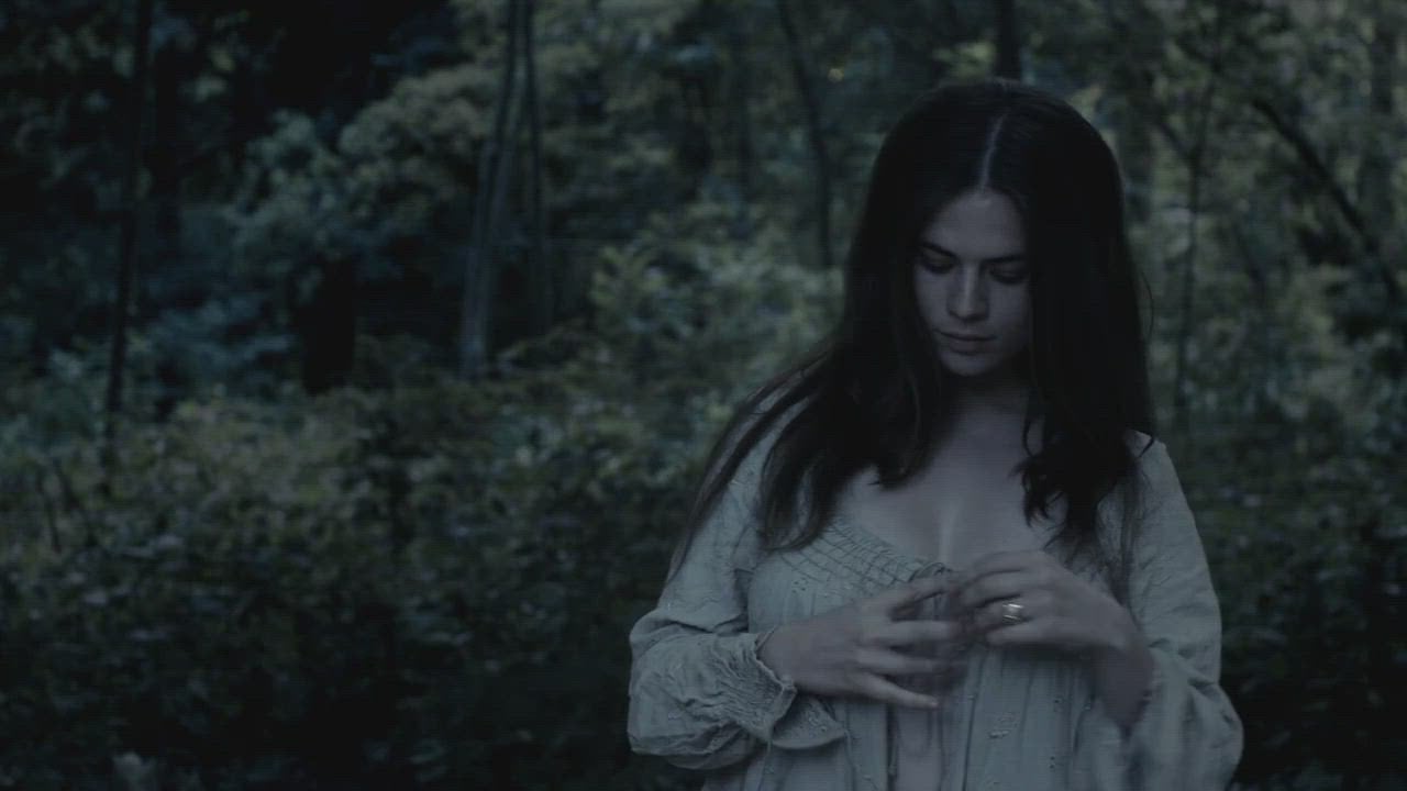 Hayley Atwell in series THE PILLARS OF THE EARTH 2010