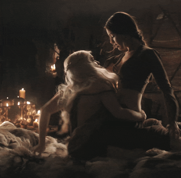 Emilia Clarke and Roxanne McKee in Game of Thrones