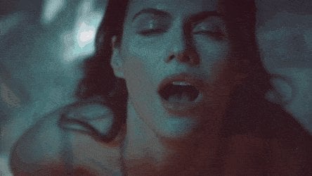 Alexandra Daddario Mayfair Witches S01E04