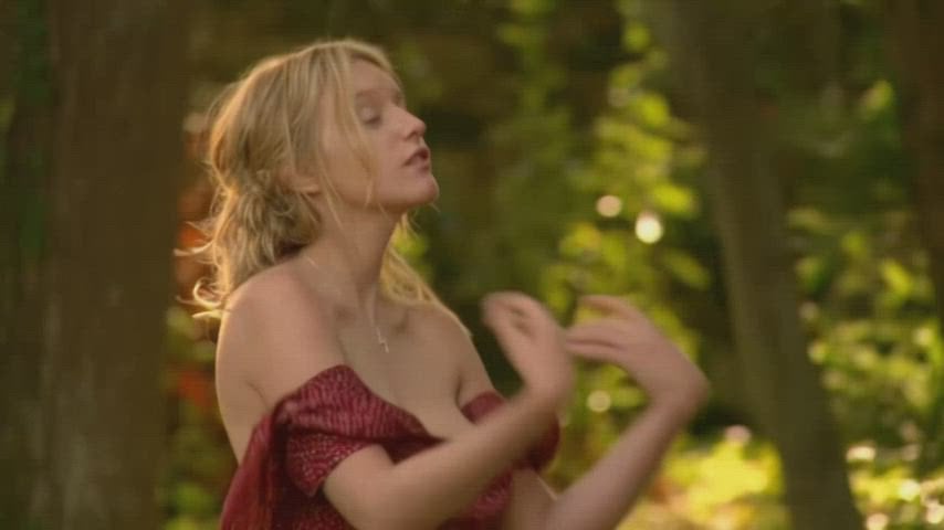 Ludivine Sagniers outdoor plot in Little Lili 2004