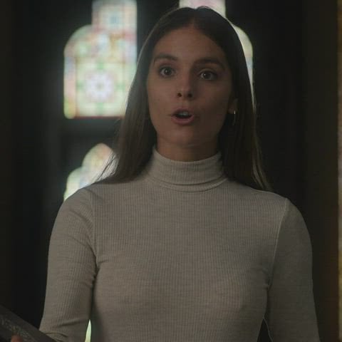 Caitlin Stasey Class of 07