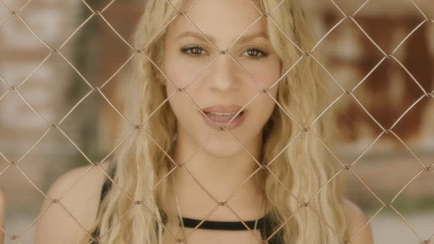 Shakira Booty Grab from her music video Me Enamore