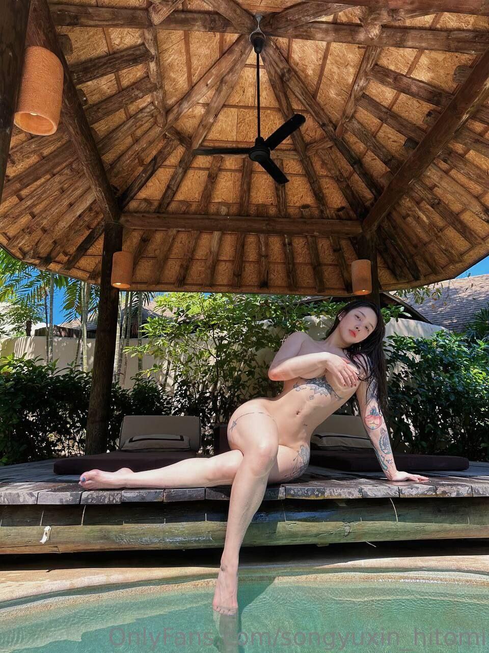 Hitomi Songyuxin / hitomi_official Nude OnlyFans Leaks 9