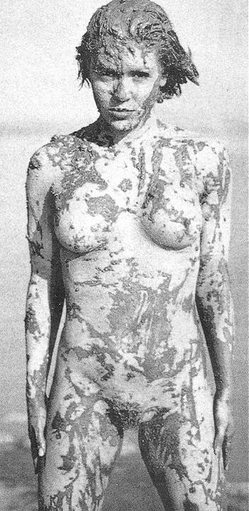 Alyssa Milano Bikini Mag 20yrs old.jpg