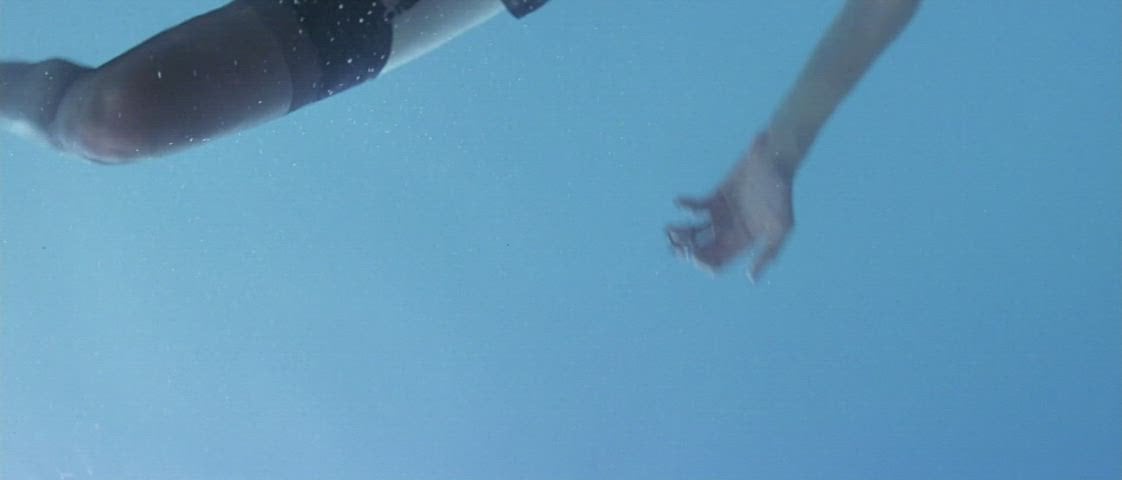 Angelina Jolie underwater non nude plot in Hackers 1995.jpg