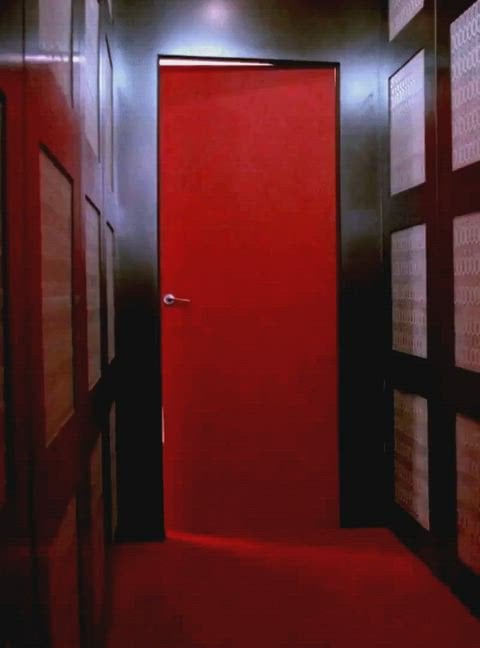 Jennifer Garner Alias S02E13 Black or Red.jpg