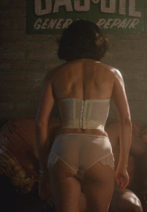 Jurnee Smollett great backplot in Lovercraft Country 2021 from.jpg