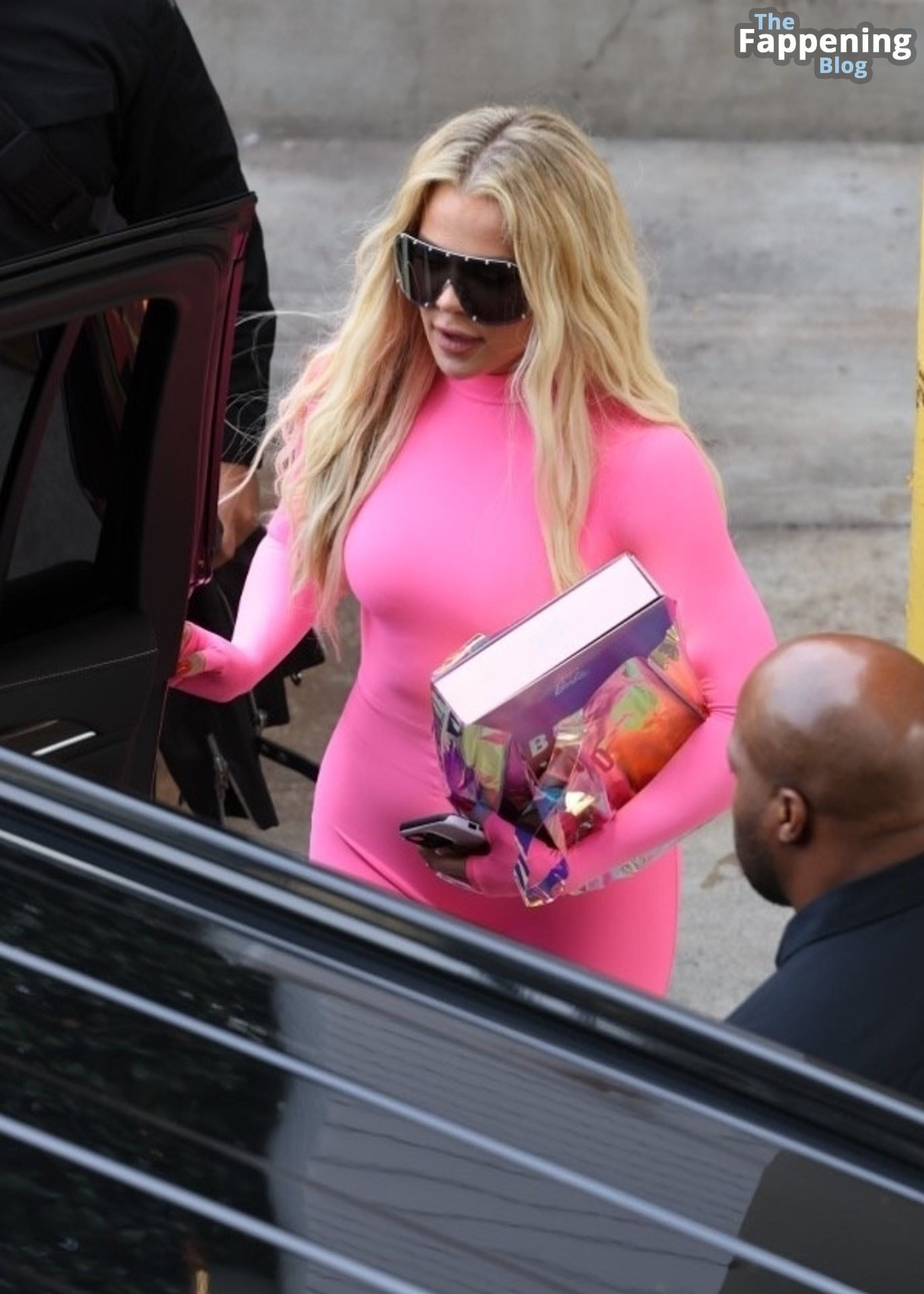 Khloe Kardashian Looks Hot in Pink 90 Photos.jpg