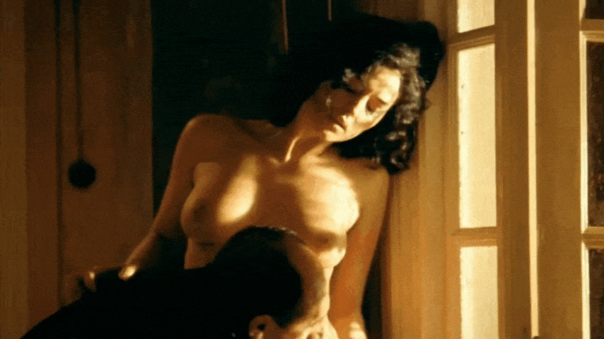 Monica Bellucci.gif