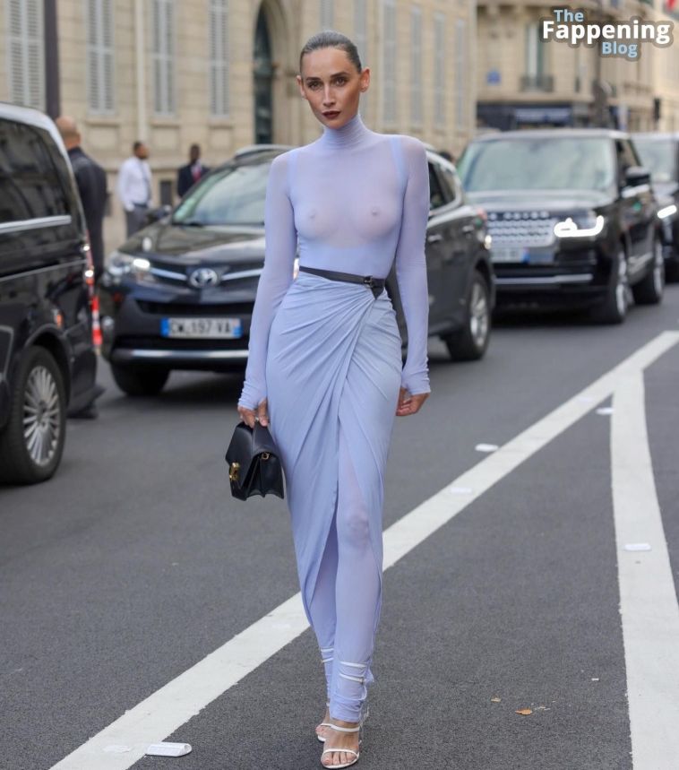 Rebecca Dayan Flashes Her Nude Tits in Paris 8 Photos.jpg