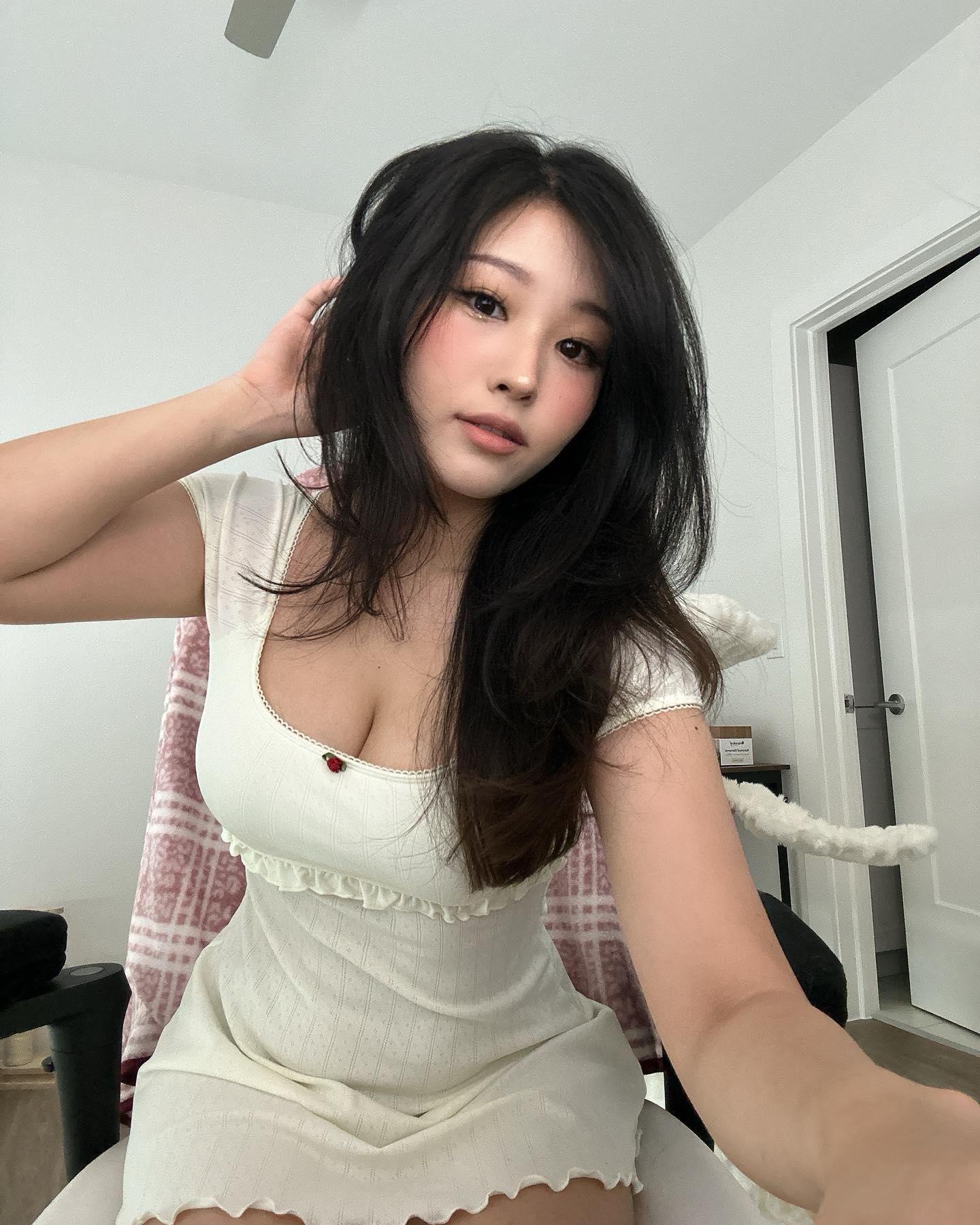 Aikuros Hyoon Nude OnlyFans Leaks 7 Photos.jpg