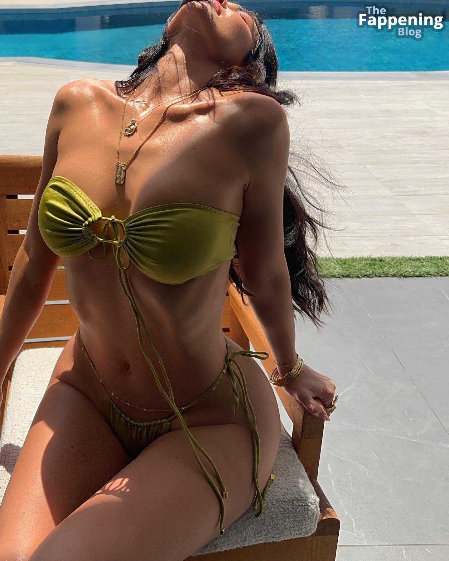 Kylie Jenner Displays Her Sexy Bikini Body 7 Photos.jpg