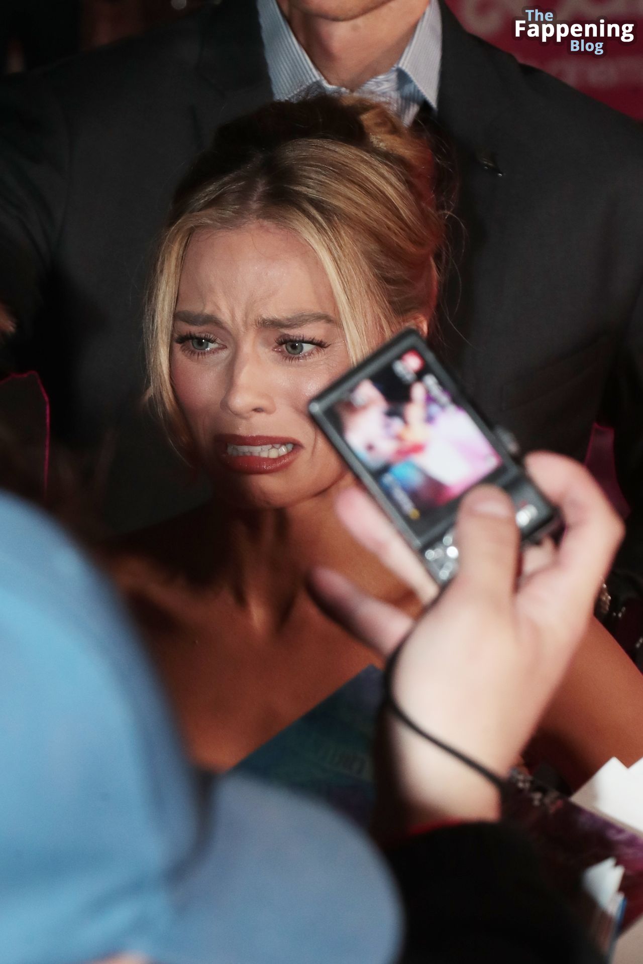 Margot Robbie Looks Hot at the Barbie Premiere 77 New.jpg