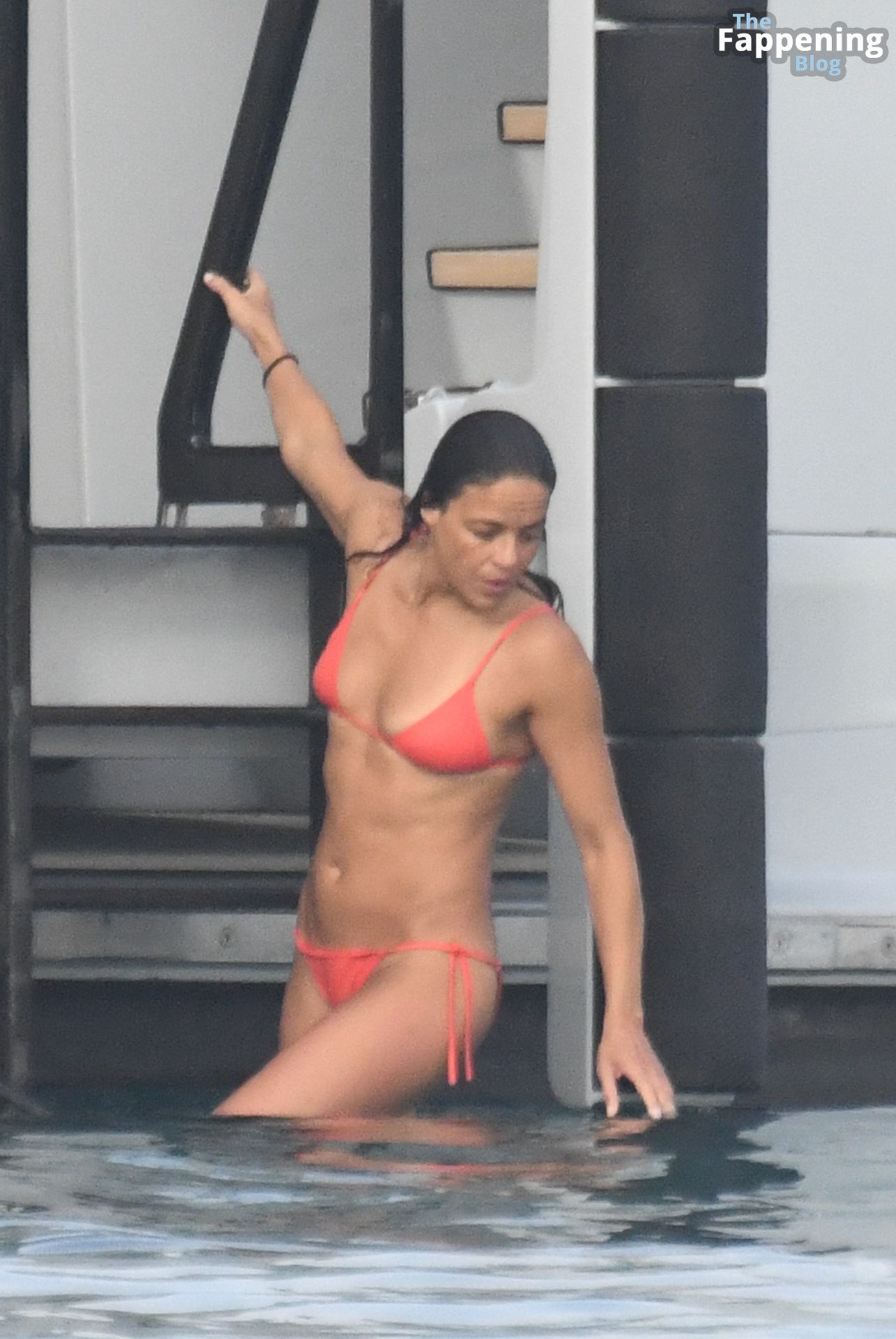 Michelle Rodriguez Flashes Her Bare Butt as She Enjoys a.jpg