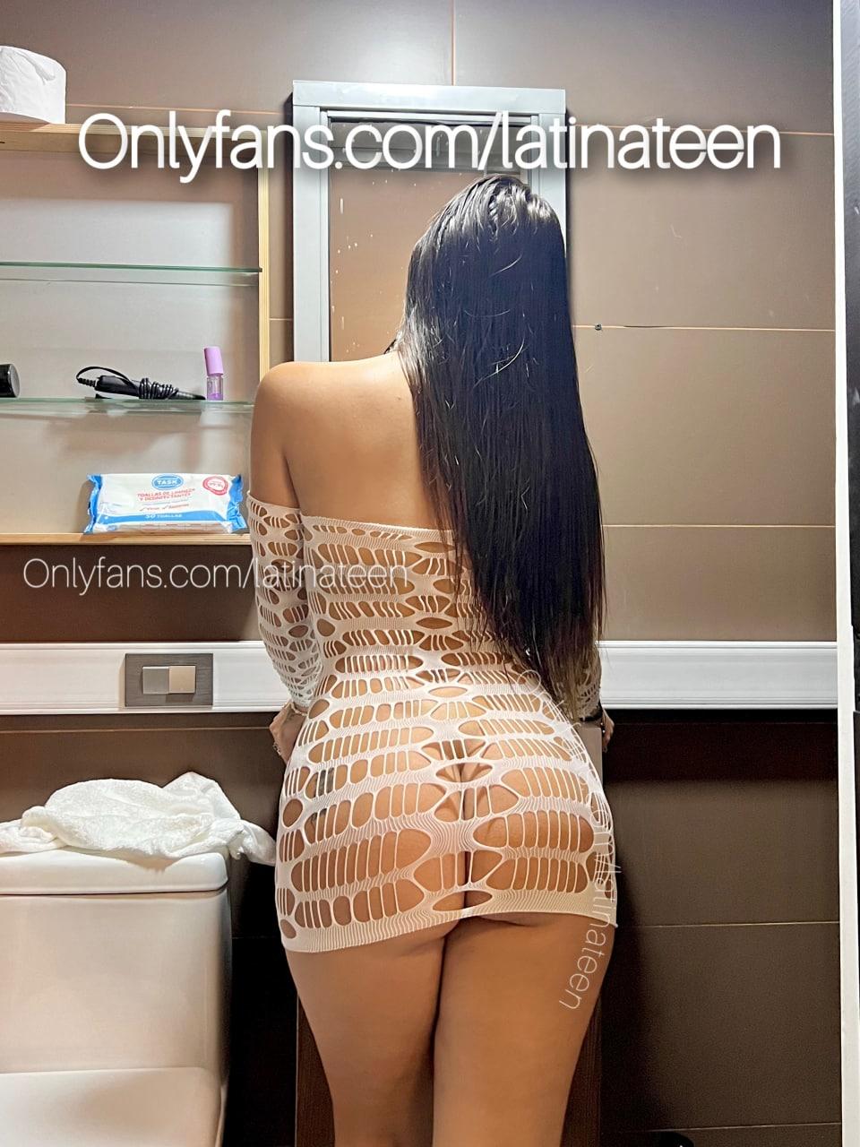 Jhoana Orozco / latinateen Nude OnlyFans Leaks 7