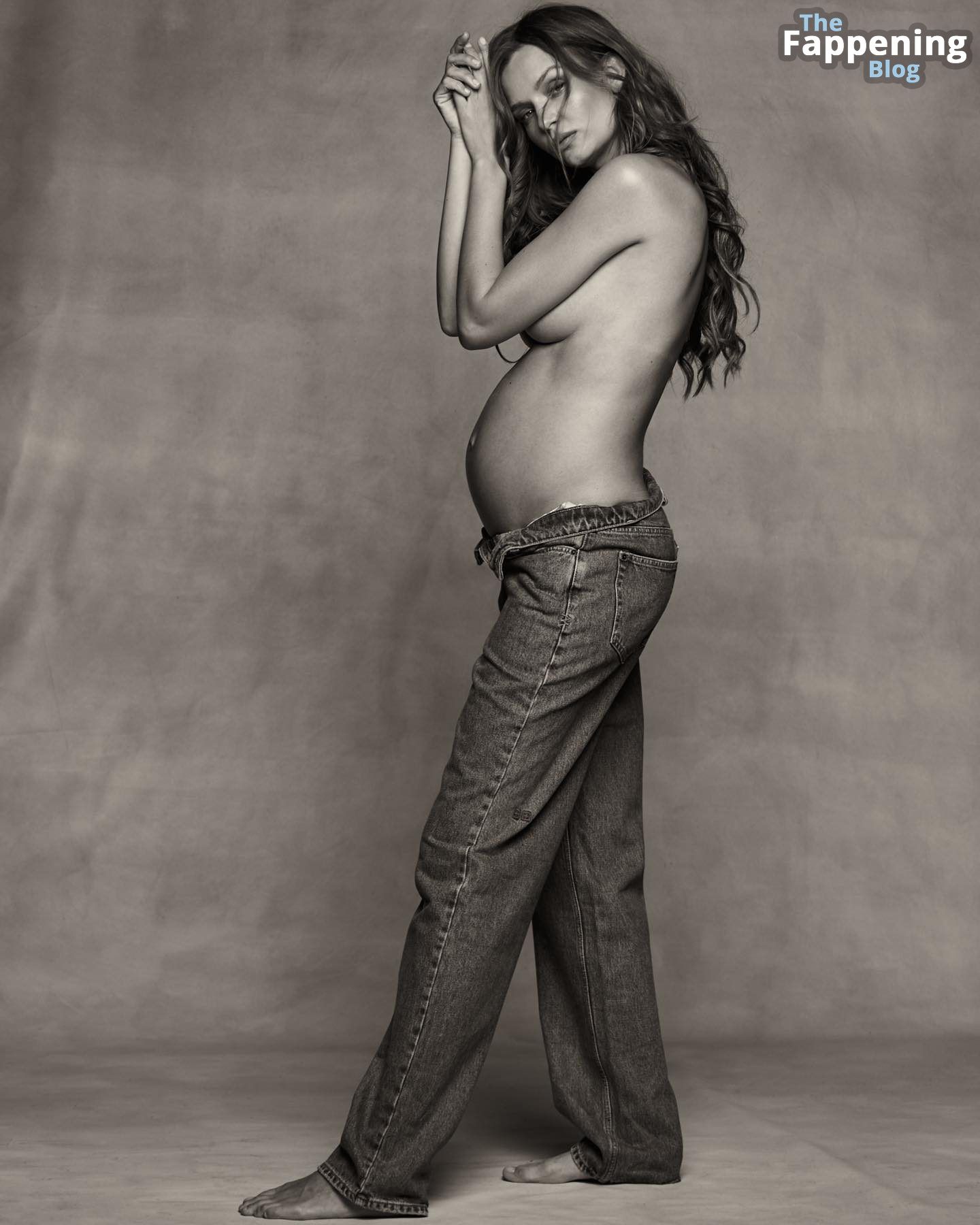 Pregnant Josephine Skriver Topless 6 Photos.jpg