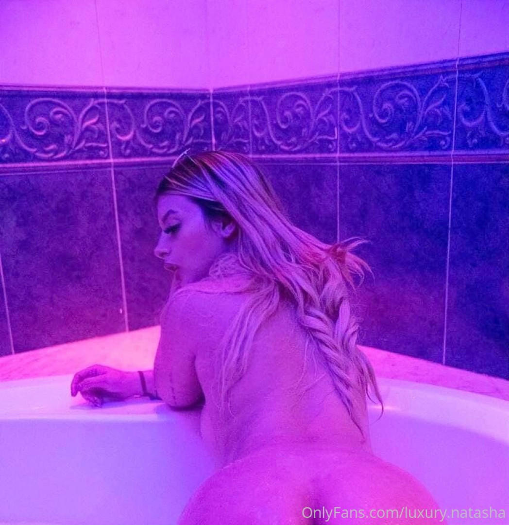 anastasia.lux Nude OnlyFans Leaks 7