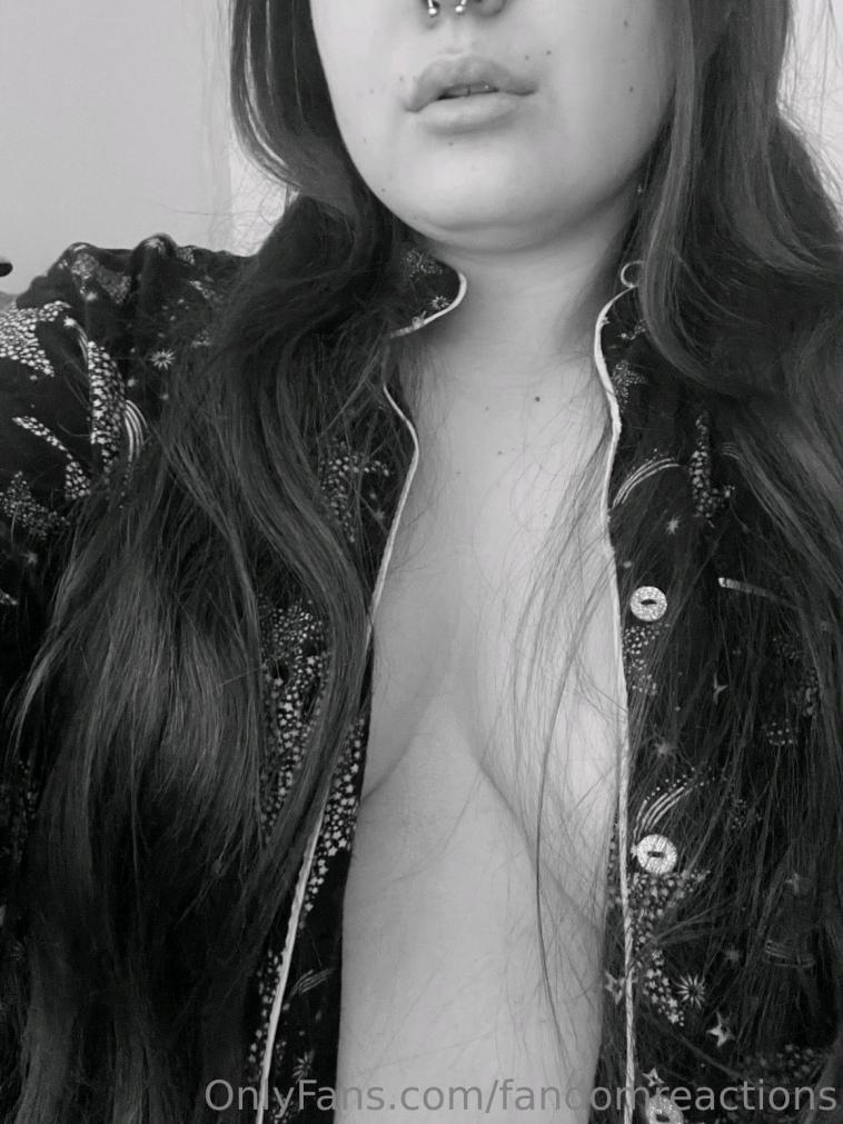 FandomReactions Nude OnlyFans Leaks 8 Photos.jpg