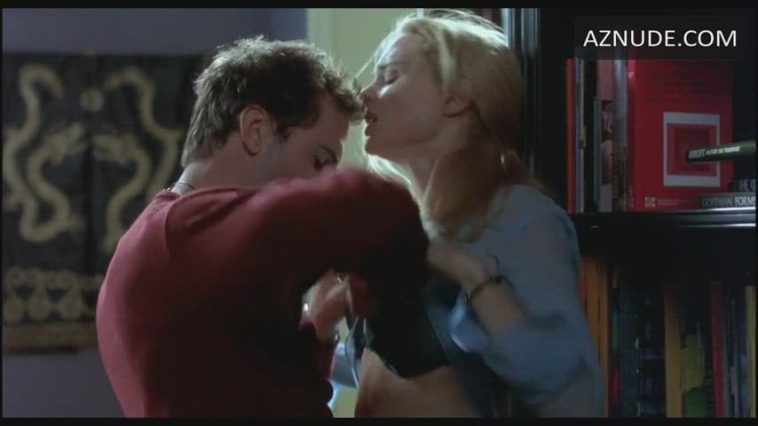 Heather Graham in Killing Me Softly.jpg