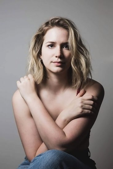 Elizabeth Lail Nude Topless Pics And Sex Scenes –.jpg