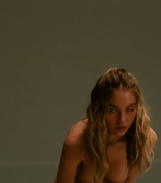 Sydney Sweeney.gif