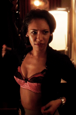 Candice Patton The Flash season 2.gif