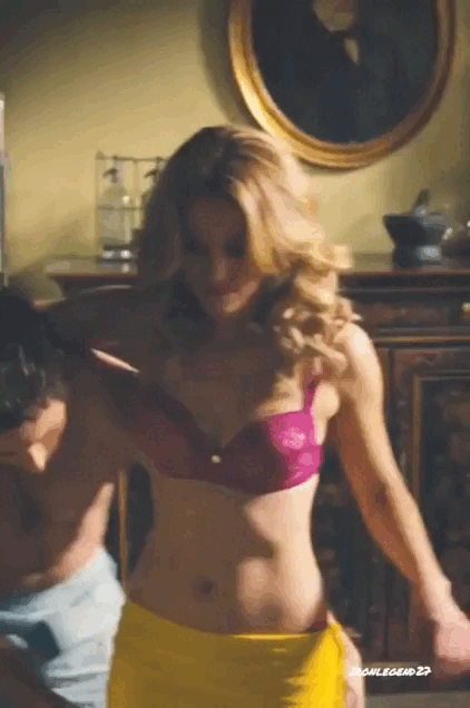 Elizabeth Banks.gif