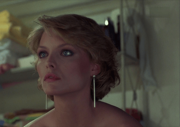 Michelle Pfeiffer.gif