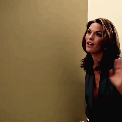 Alana de la Garza.gif