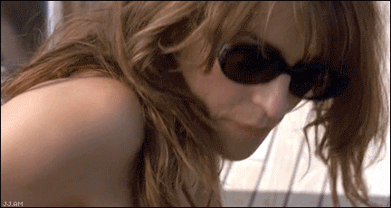 Elizabeth Hurley.gif