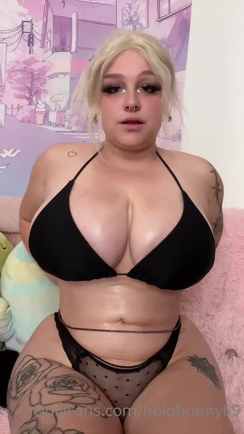 Sleebunn (uholobunny69) is a popular on the web individuality regarded for...