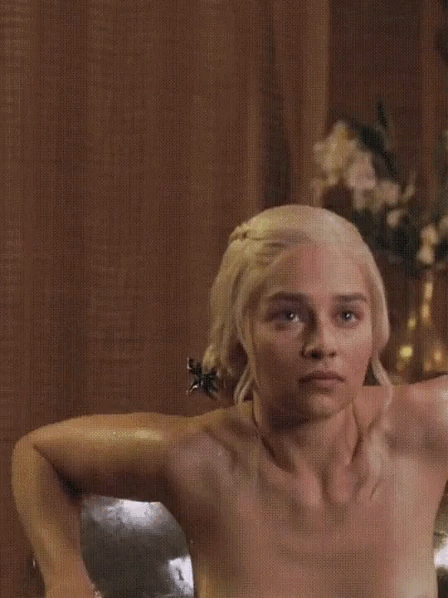 Emilia Clarke Game of thrones.gif