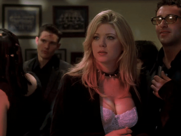 Tara Reid Urban Legend 1998.gif