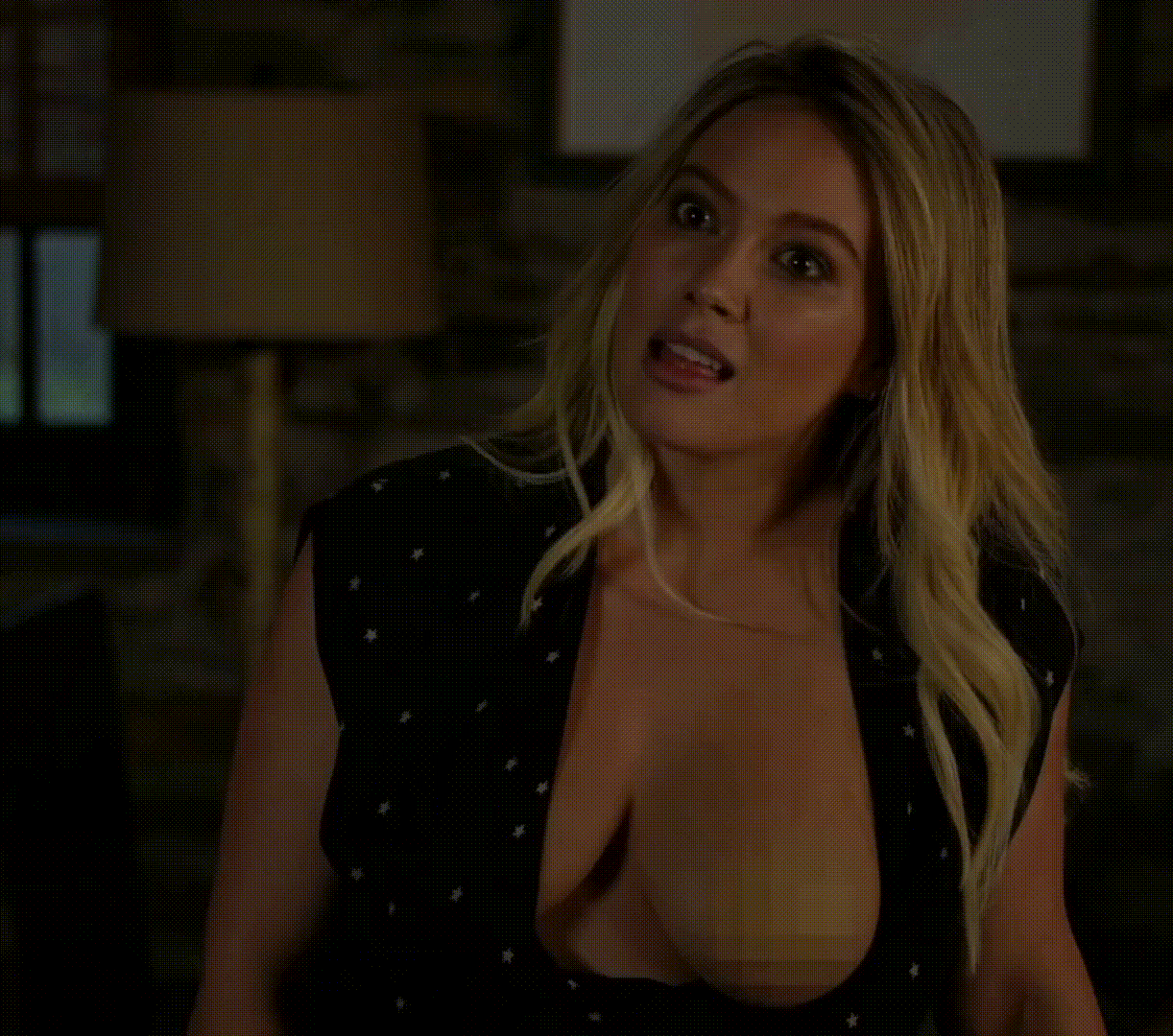 Hilary Duff.gif