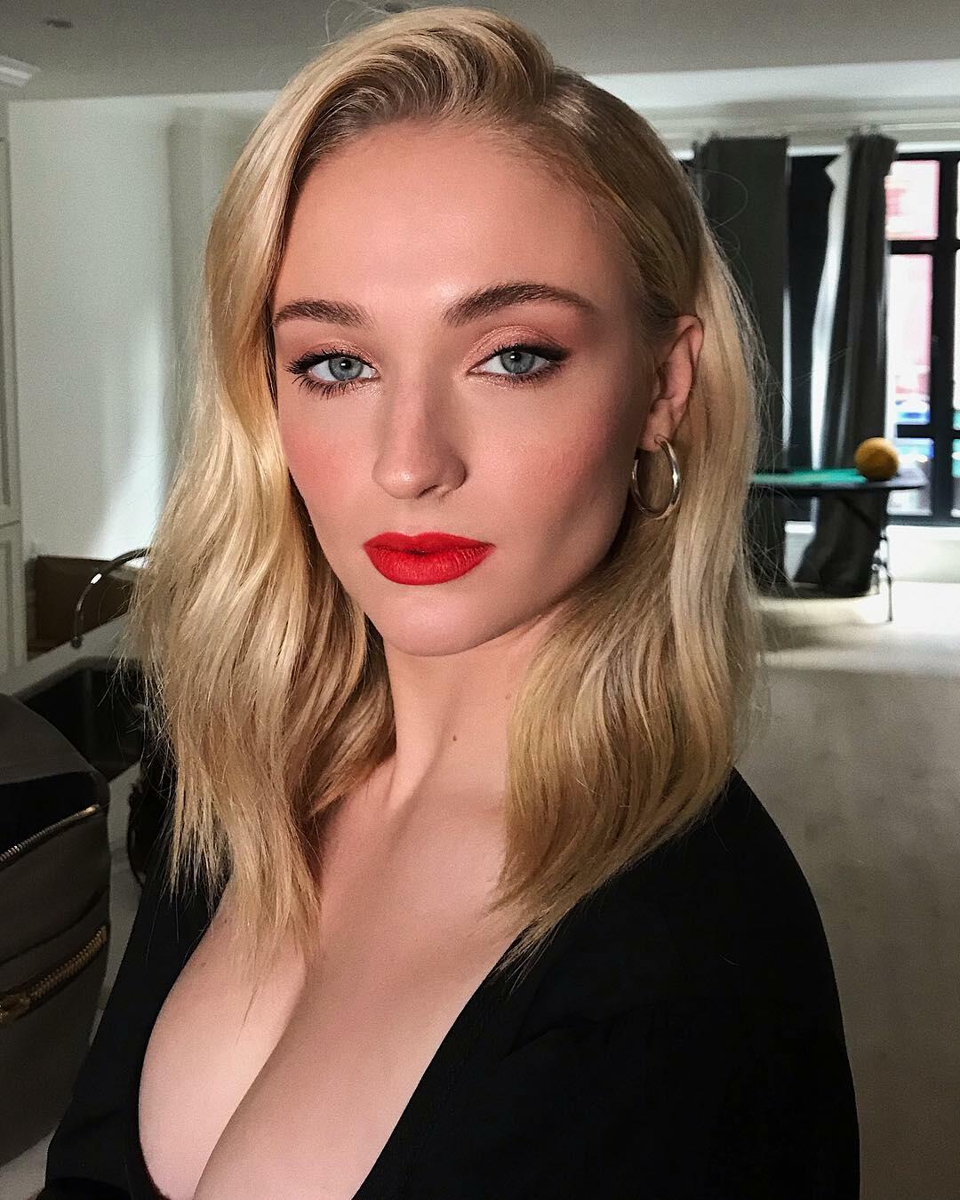 Non Nude / Sophie Turner / sophieturner23 Nude OnlyFans Leaks 2