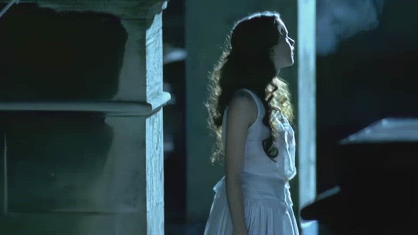 Felicity Jones in Servants 2003.jpg