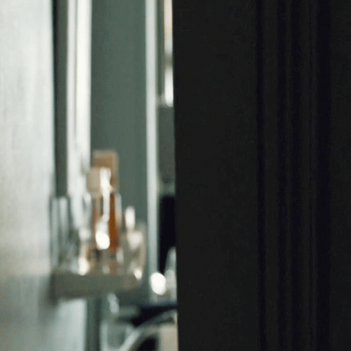 Natalia Verbeke in Les femmes du 6e etage 2010.gif