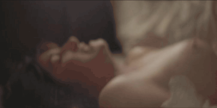 Kathryn Hahn.gif